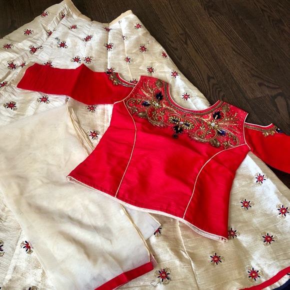 Red and white Lehenga - Picture 4 of 10